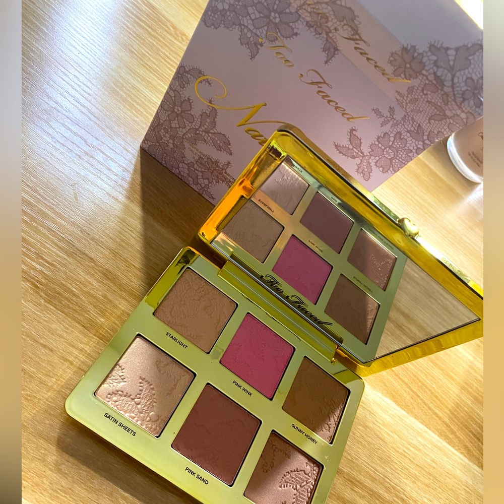 Too Faced Natural Face highlight, blush, bronzing veil face palette NWT